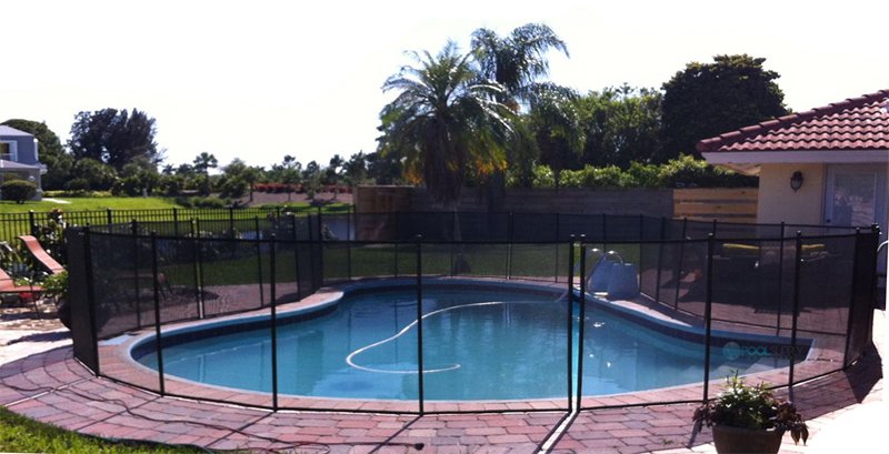 WaterWarden Removable Outdoor Pool Fence — The Safest for Children and Pets