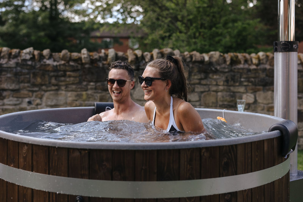 Chlorine hot tub pros and cons