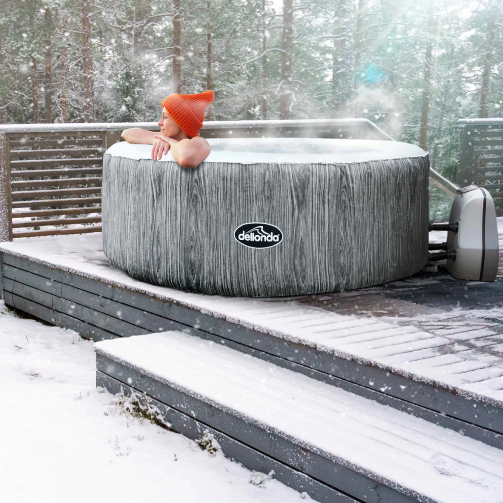 Hot Tub Tips: Can I Use It During Rain or Winter?
