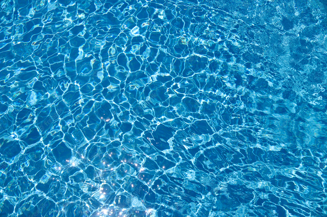 Expert Review: 5 Best Pool Clarifiers and Their Pros & Cons